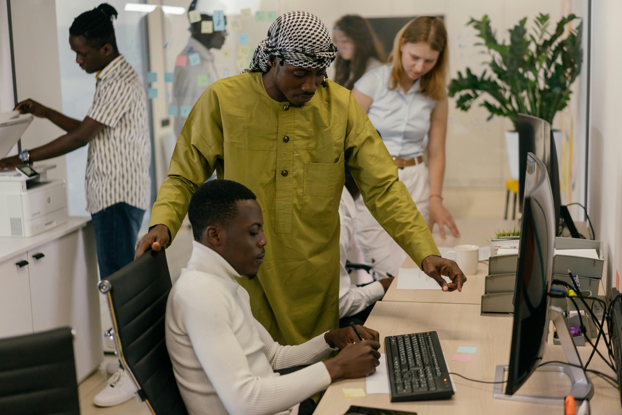 Employer Branding 2026: Attract Talent and Sell More